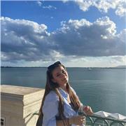 Mi chiamo Elif, ho 19 anni e frequento l'Università di Torino. Posso dare ripetizioni in inglese, matematica, storia ed italiano, economia, ma anche in molte altre materie